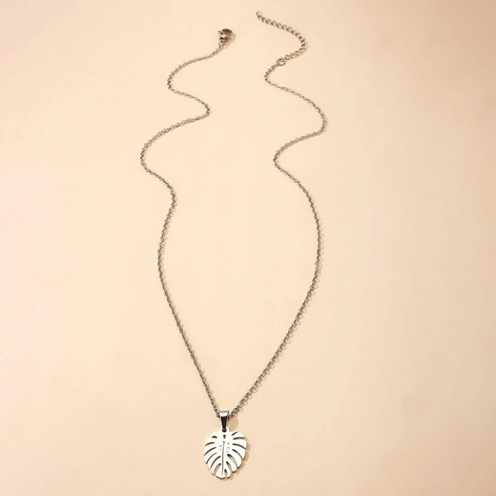 *MERIAH* Silver Tropical Leaf Fashion Foliage Necklace